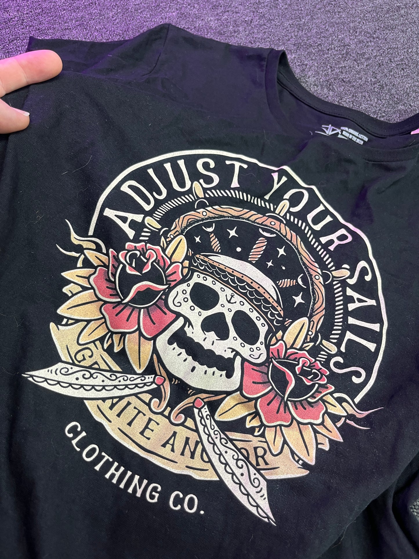 Black Tshirt - Adjust your Sails