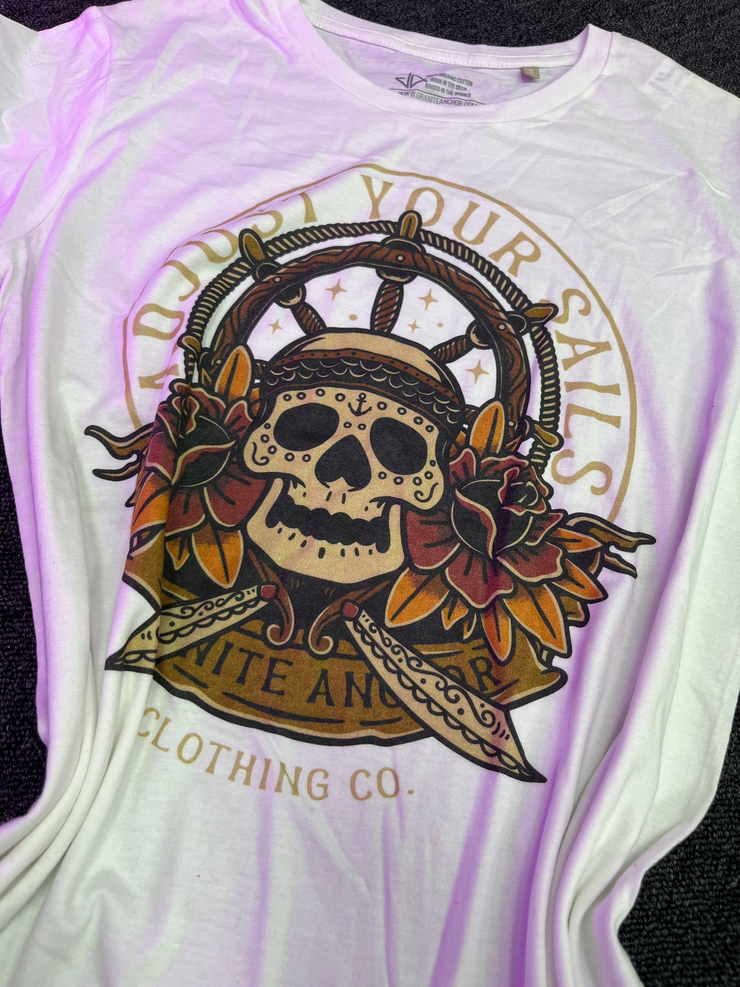 White Tshirt - Adjust your Sails