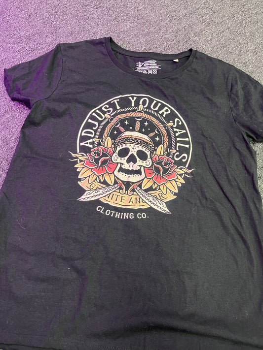 Black Tshirt  - Adjust your Sails