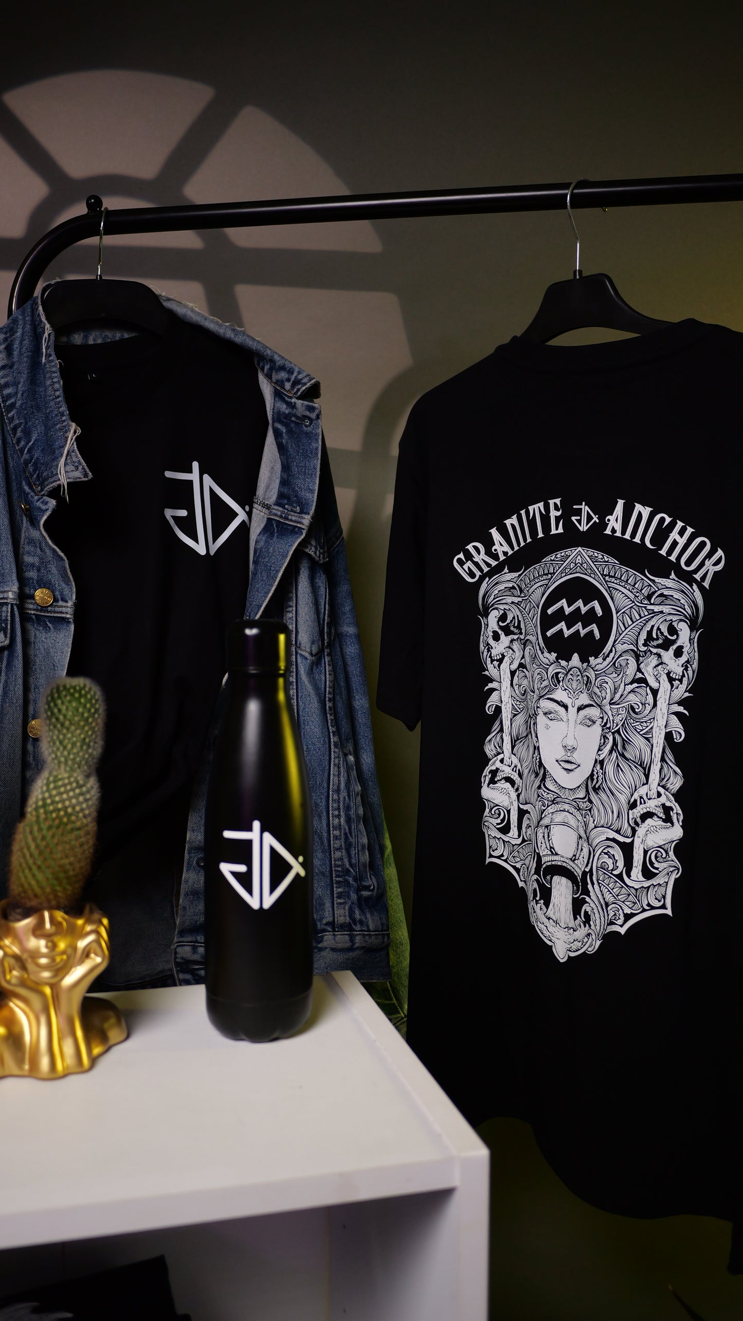 Zodiac Aquarius T-shirt