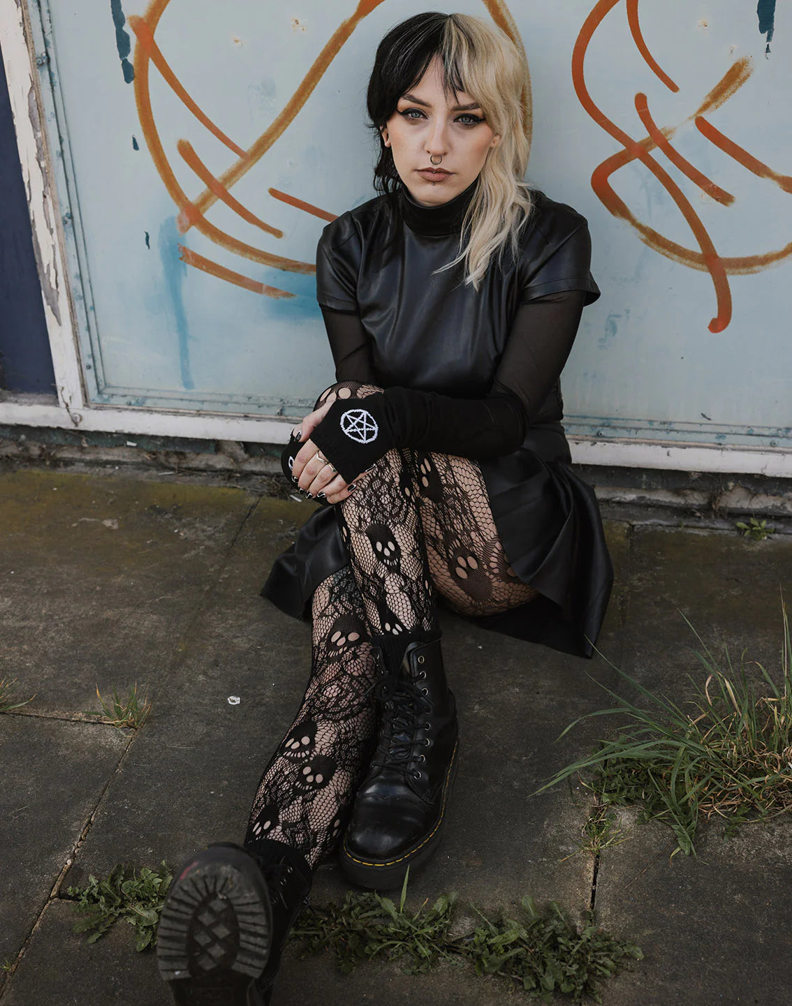 Skull and Rose Net Tights