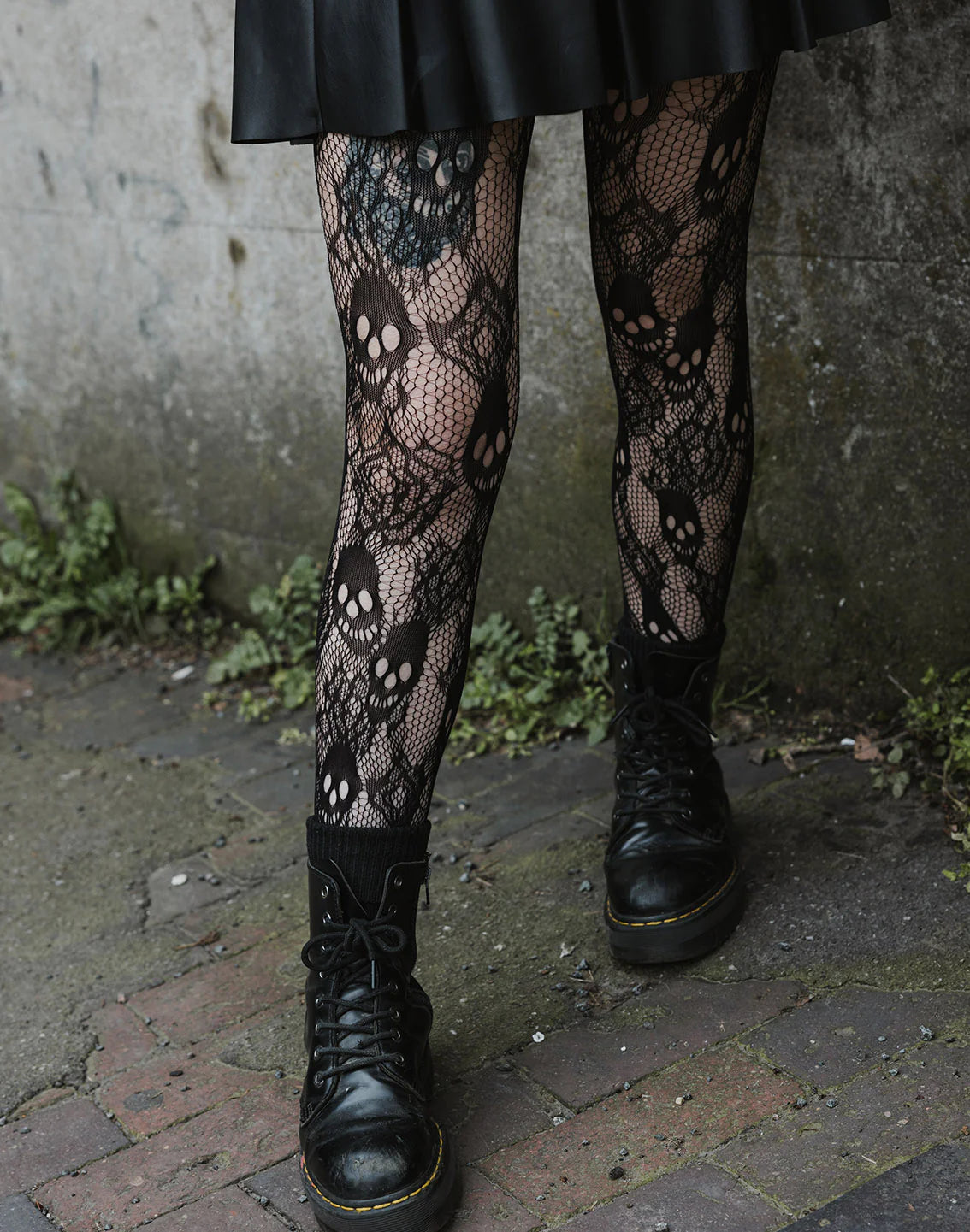 Skull and Rose Net Tights